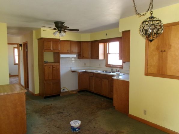 306 Silver St, Bradford, IL 61421
