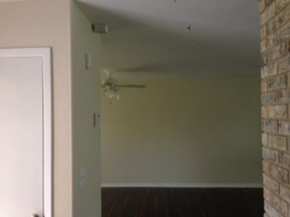 3rd image of 2046 Farmsville Dr