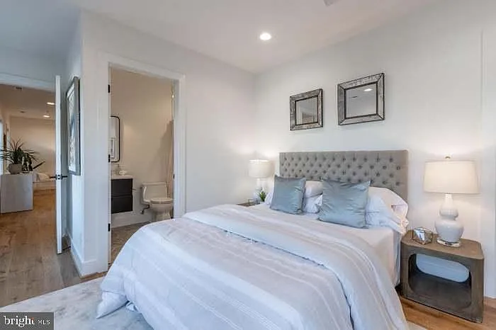 1844 3rd St NW #302 — Photo 13