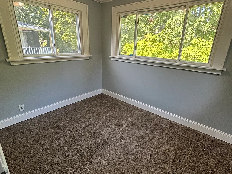 1163 Pondview Ave — Photo 12