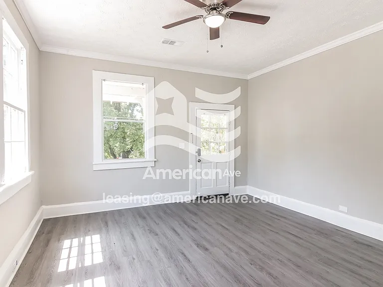 20364_003_living_room_3.jpg