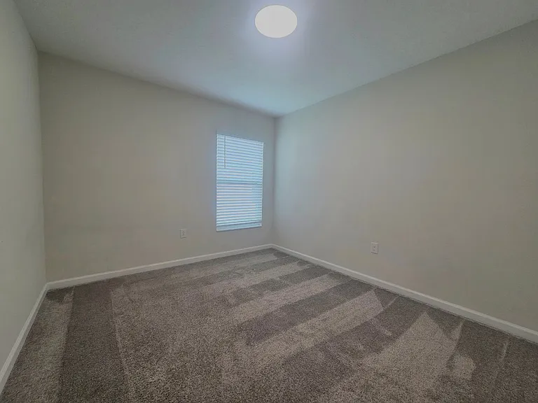327 Macarthur St — Photo 22