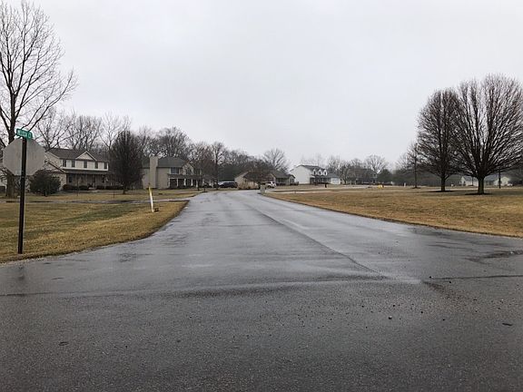 5th image of 71 Kelly Marie Dr