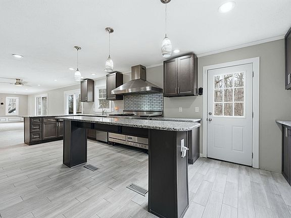 3rd image of 2018 Belmont Ct