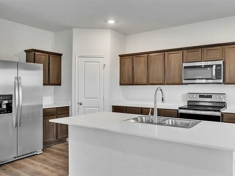 3124 Sweetwater Way — Photo 8