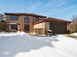 2760 Charlie Ct, Glenview, IL 60026