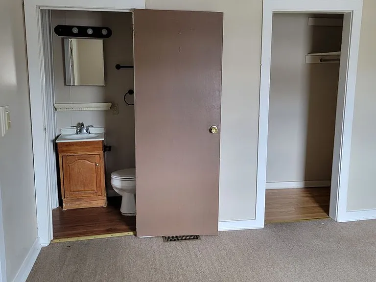 221 S Washington St #4 — Photo 5