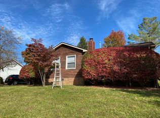 1106 Scott Alan Cir, Blacksburg, VA 24060