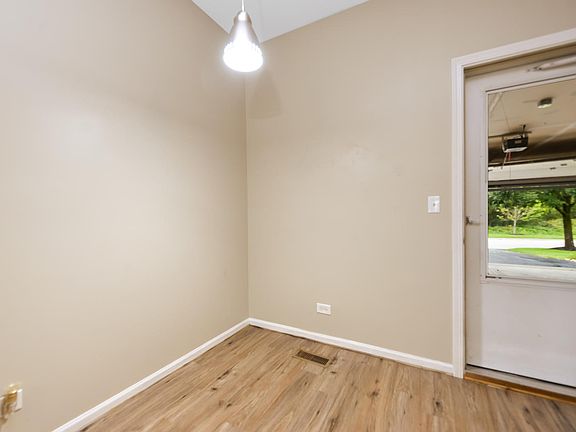 5th image of 4336 Waters Edge Dr