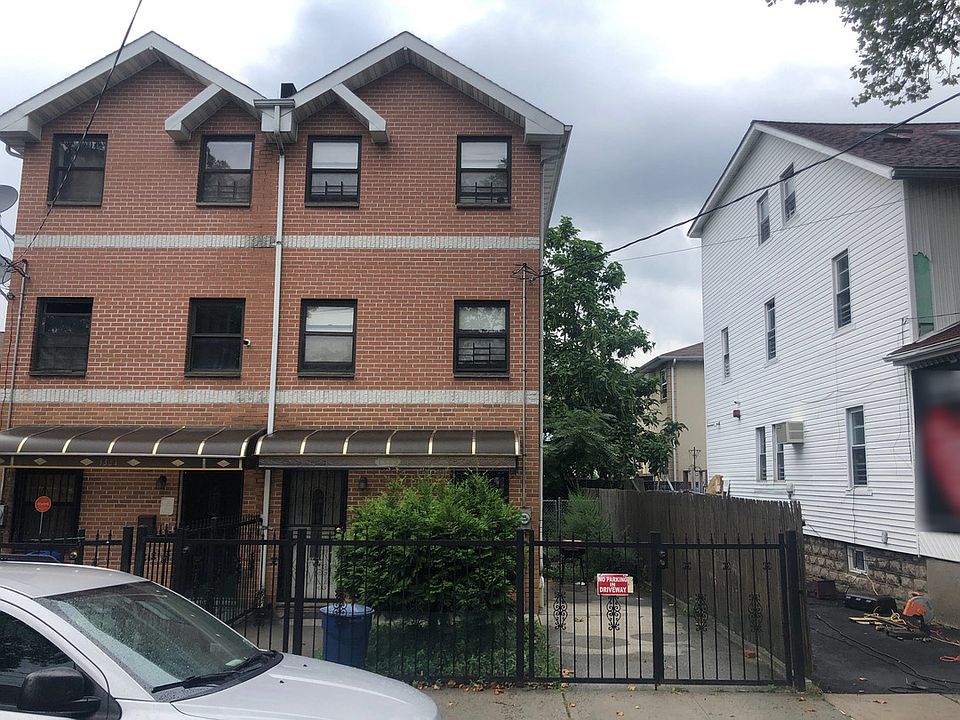 1st image of 1333 E 95th St