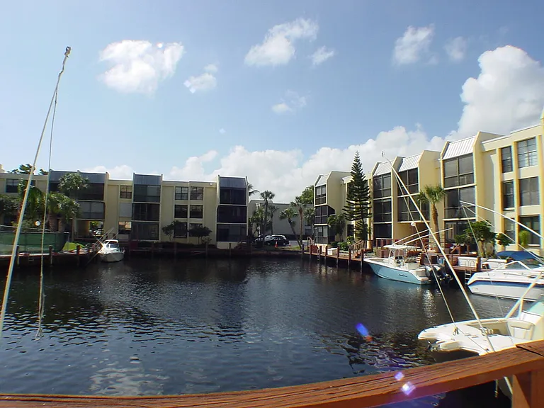 9 Royal Palm Way #403 — Photo 16