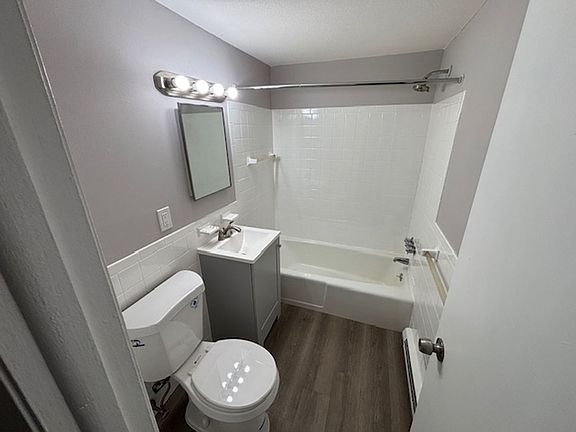 4th image of 1139-1163 Elm St #1163-ELM-3L