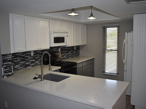 2nd image of 815 E Grovers Ave Unit 2