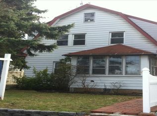 93 Shore Rd, Glen Cove, NY 11542