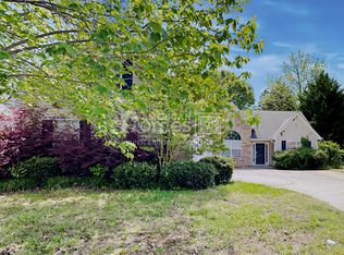 910 Harbins View Dr, Dacula, GA 30019