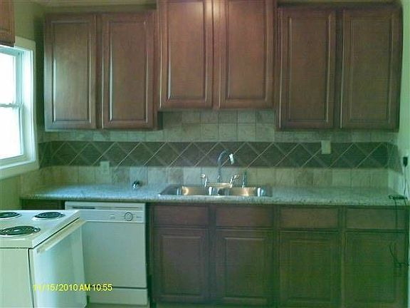 3rd image of 395 E Florida Ave