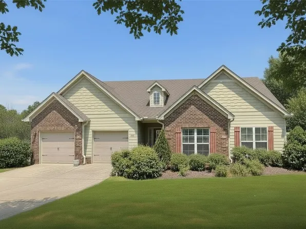 1101 Hampstead Ln, Opelika, AL 36801