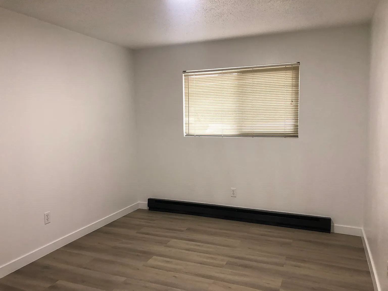 1735 NE Wheatland Dr — Photo 4