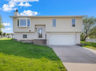 109 Blackhawk Dr, Park View, IA 52748