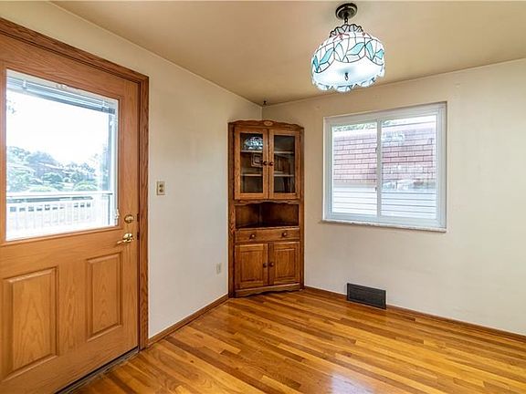 5th image of 502 Canterbury Dr
