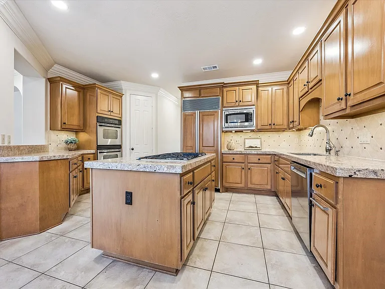 2210 Bywater Dr — Photo 19