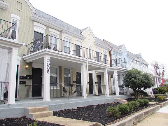 4th image of 2008 Rosewood Ave #D