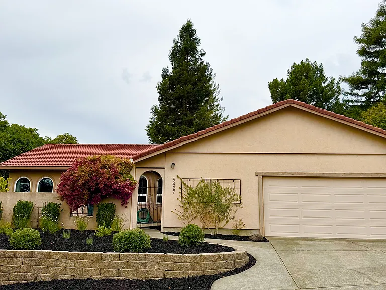 5427 Yerba Buena Rd — Photo 2
