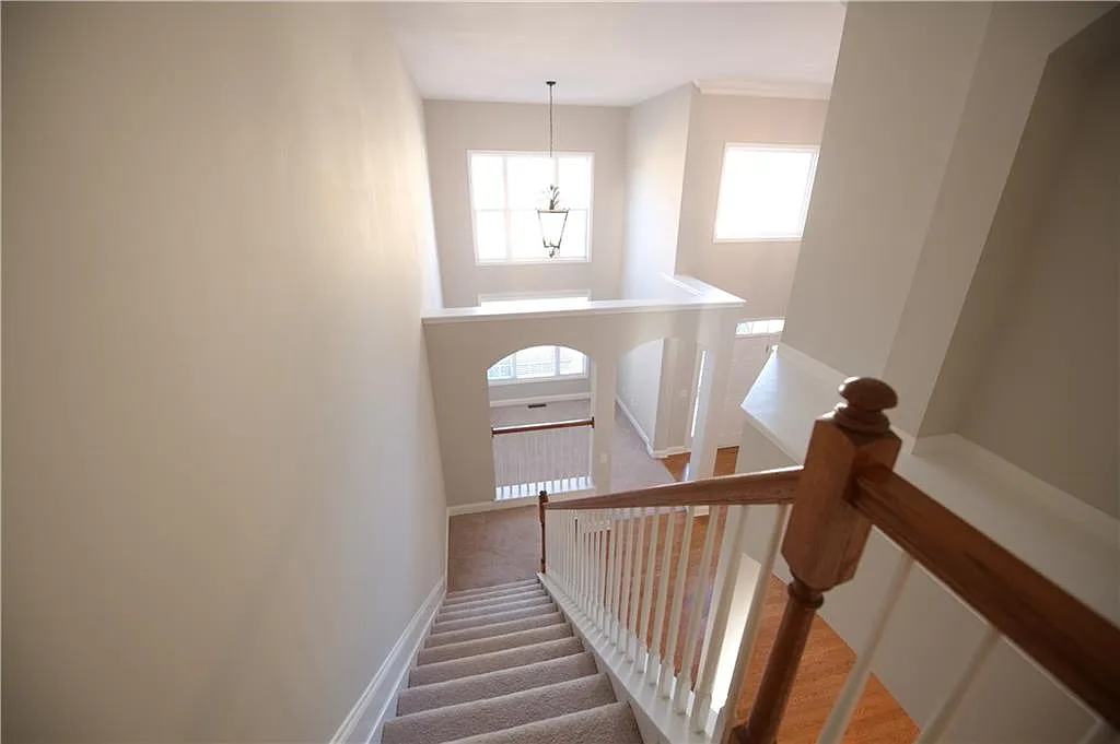 4 bed, 3.5 bath, 3041 sqft, $3,195 — Photo 4