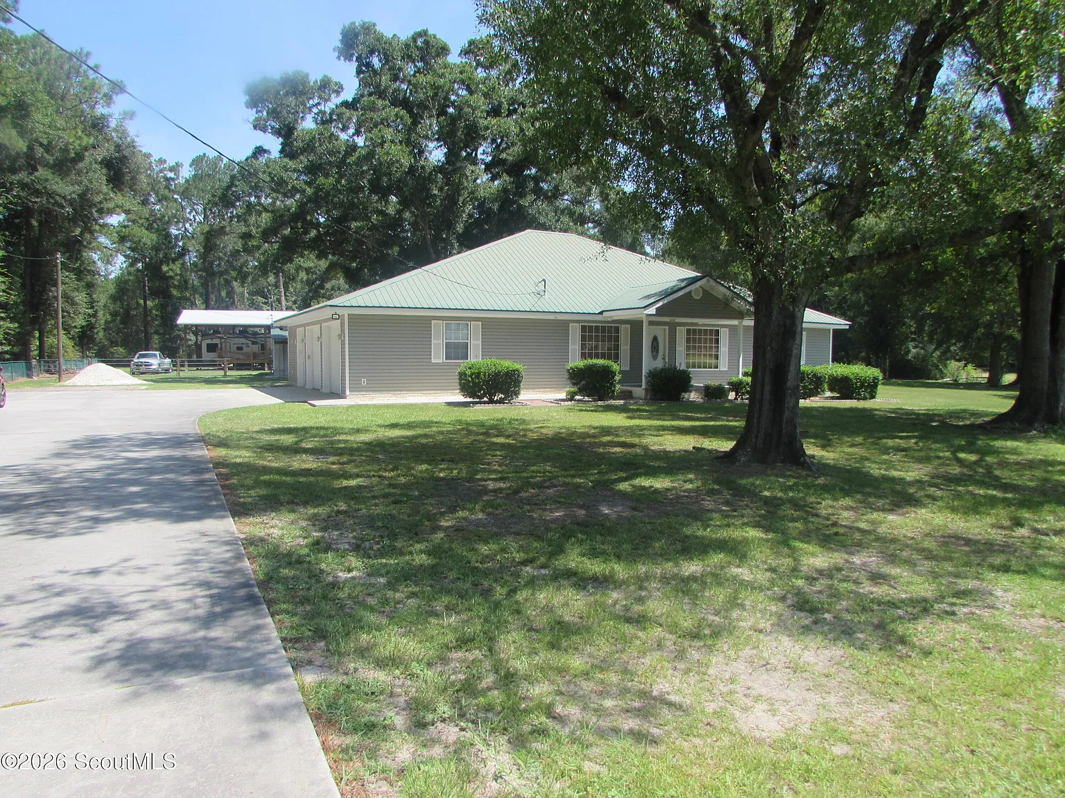4 bed, 2.0 bath, 2016 sqft, $2,500 — Photo 1