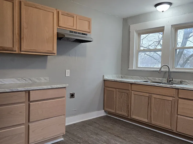 829 S Limestone St #2 — Photo 8