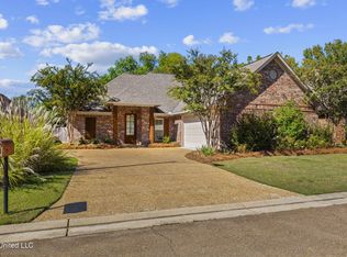 122 Meadowcreek Dr, Brandon, MS 39042