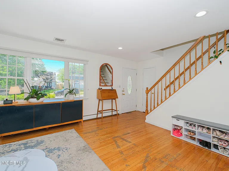 209 Woodcrest Rd — Photo 8