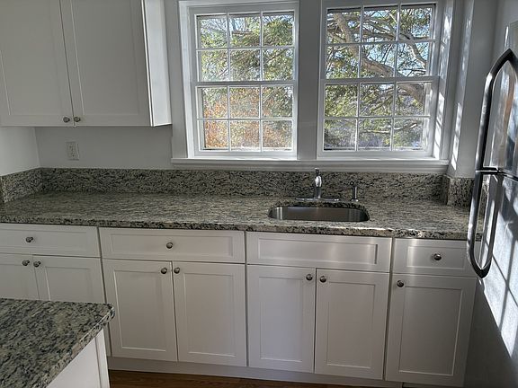 3rd image of 118 West St #A