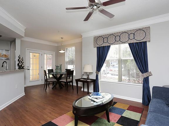 Interior_renovatedlivingroom_5