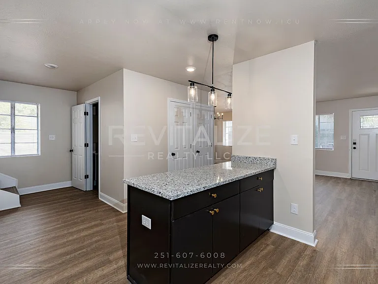 1704 McGill Ave — Photo 11