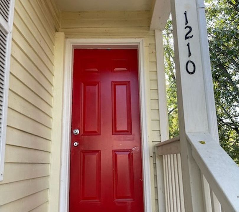1st image of 1210 E Harper Ave