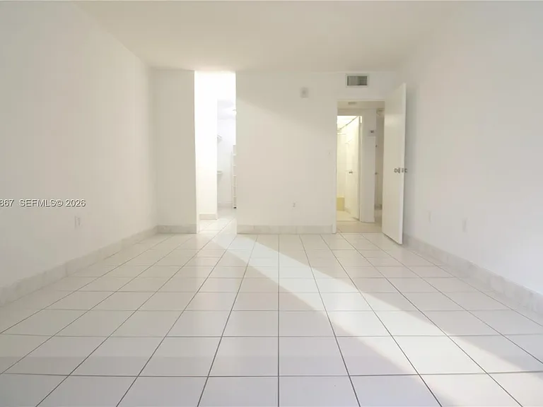 1225 NE 124th St #24B — Photo 8