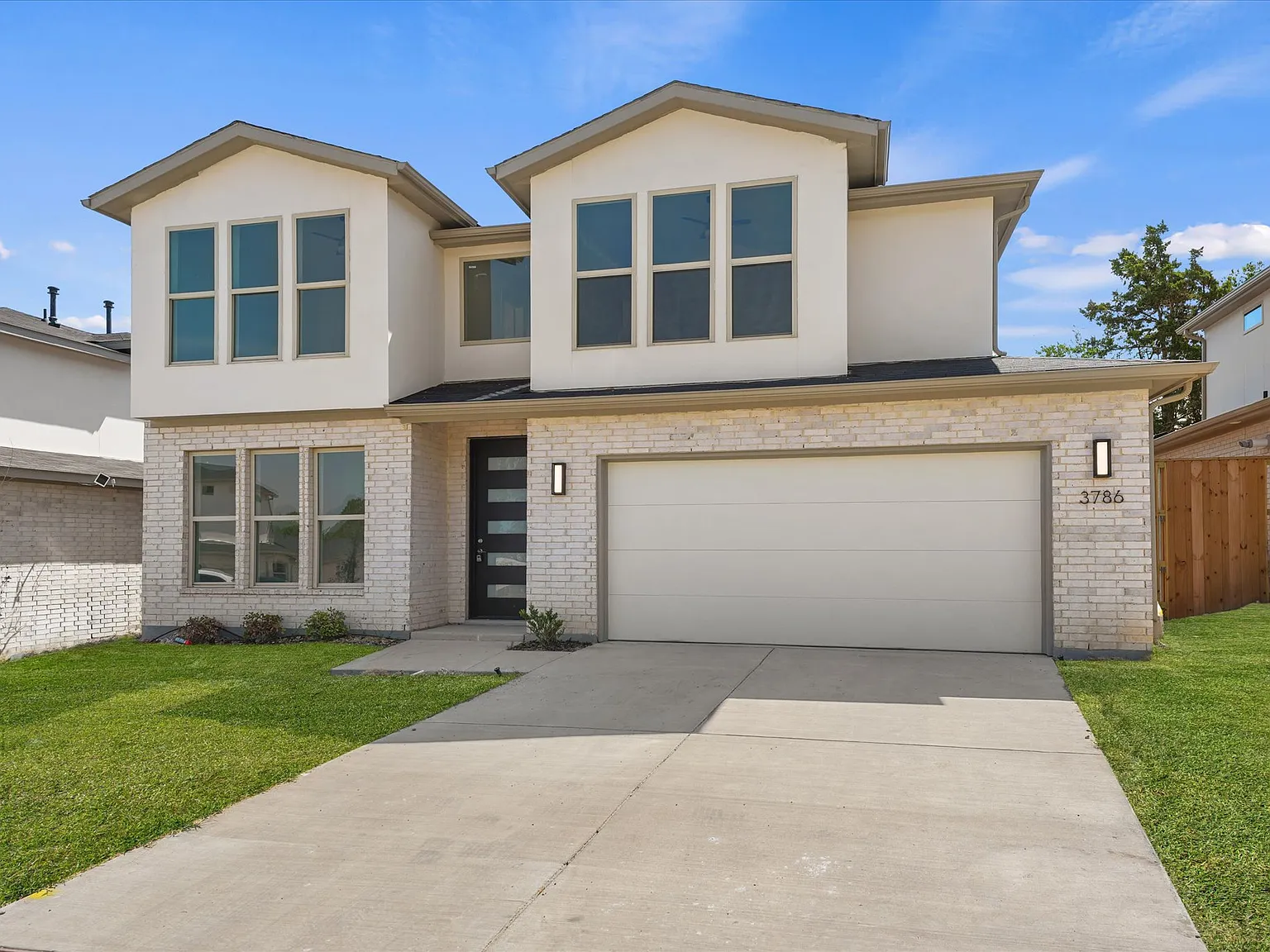 4 bed, 3.5 bath, 2907 sqft, $3,995 — Photo 2