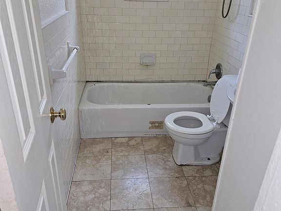 5th image of 743 PIPPIN Street