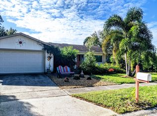 2077 Chadsworth Dr, Dunedin, FL 34698