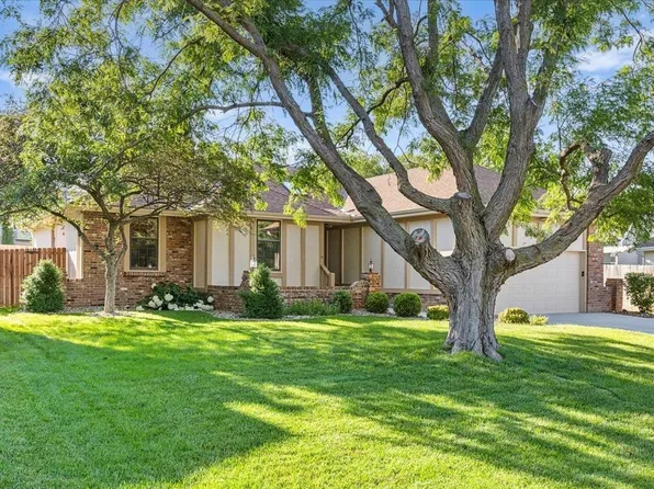 15110 Summerwood Dr, Omaha, NE 68137