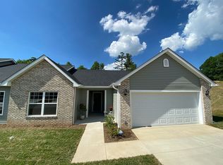 1 Sunny Meadows Blvd, Arden, NC 28704