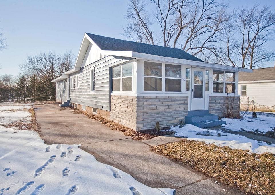 1st image of 553 Ballard Ave