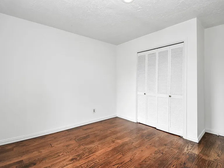 10131 Kent Towne Ln — Photo 11