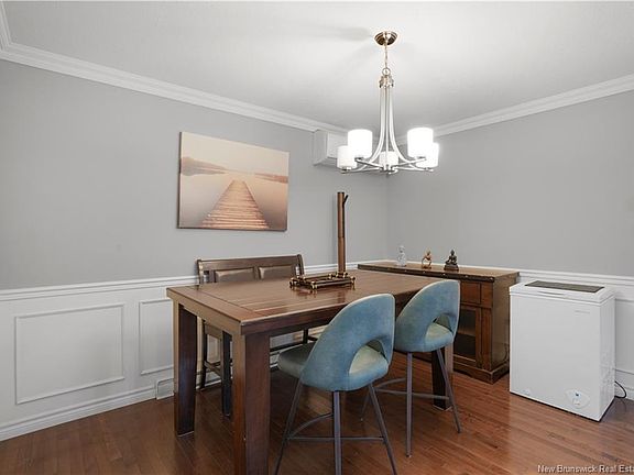 5th image of 155 Lian St Unit 102