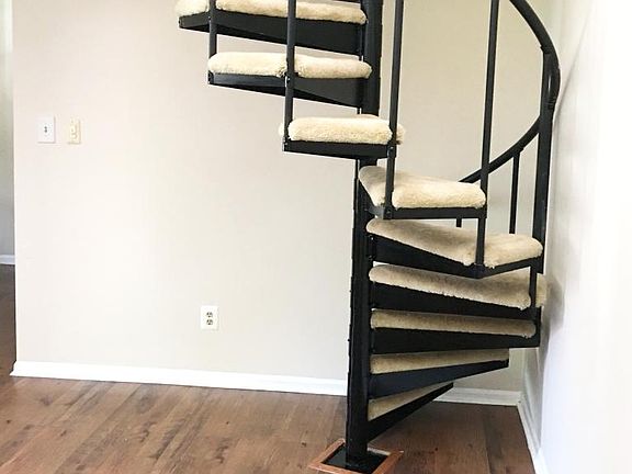Spiral Stairs to loft