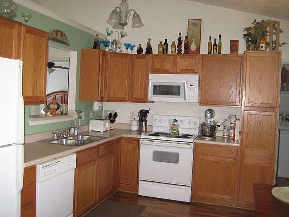 4th image of 691 Elijah St