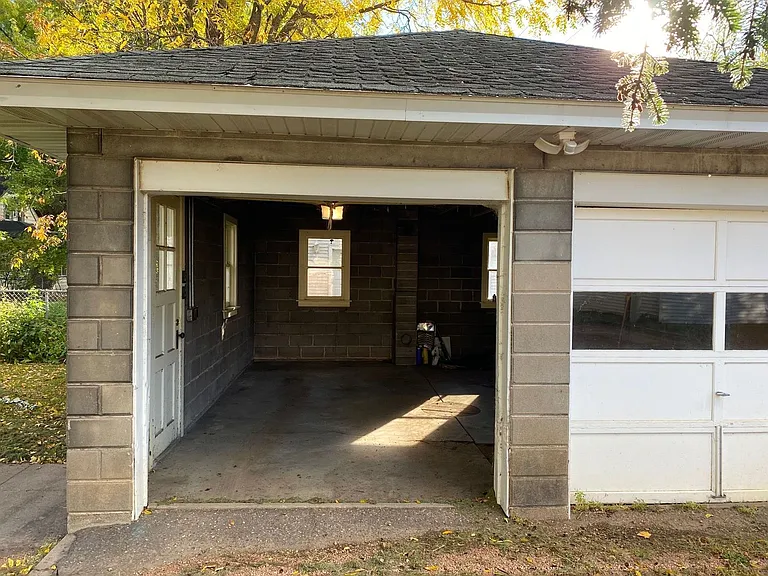 717 Jackson St — Photo 17