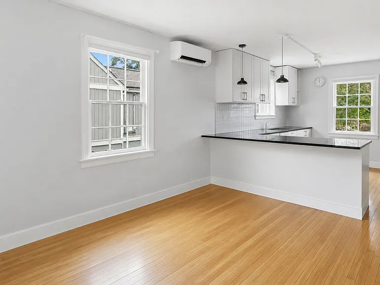 901 W 31st St — Photo 10