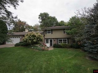 7136 Willow Ln N, Brooklyn Center, MN 55430